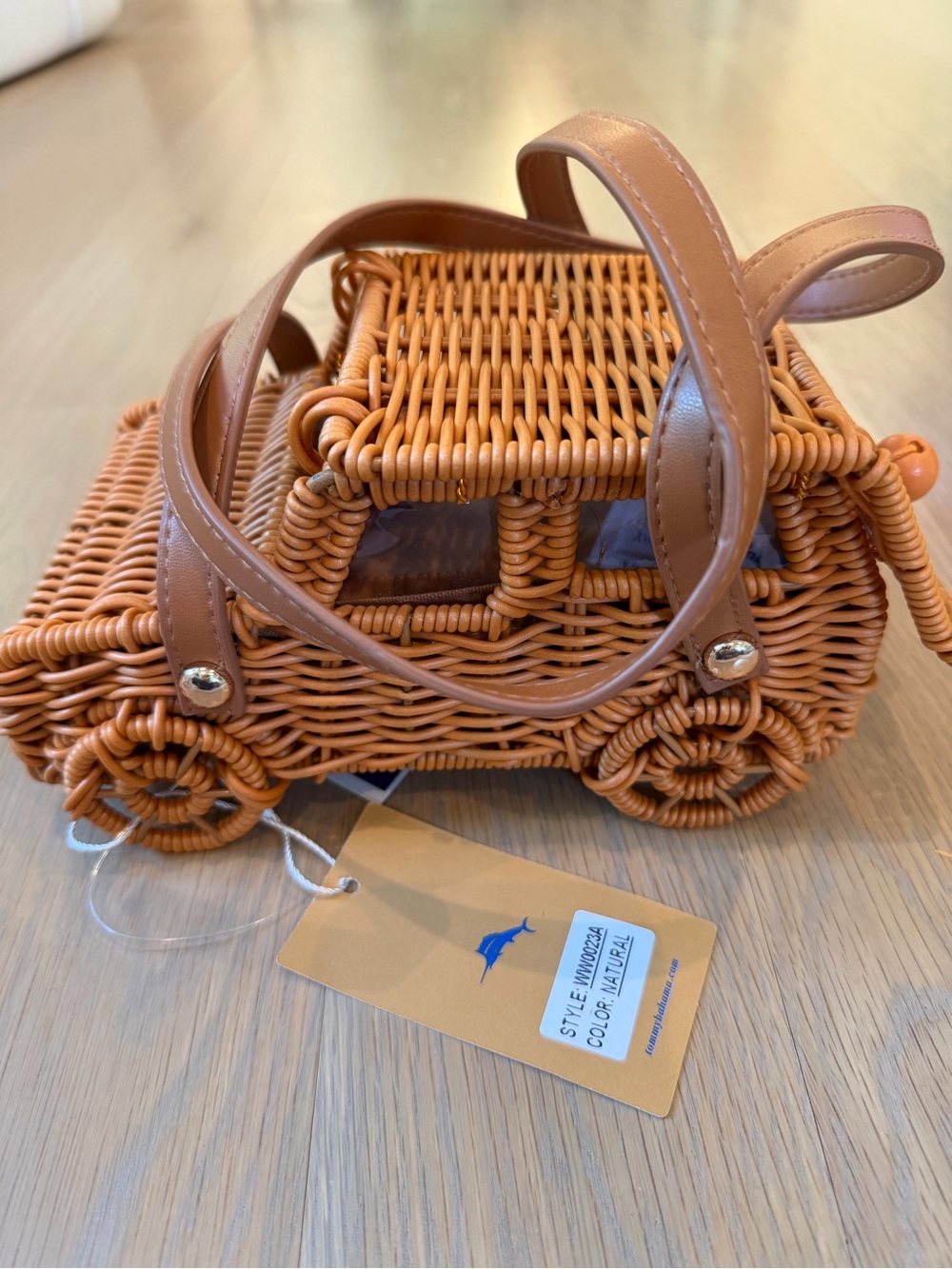 NWT Tommy Bahama Wicker Jeep
Car-Shaped Shoulder Handbag - Picture 3 of 4